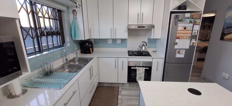 2 Bedroom Property for Sale in Island View Western Cape